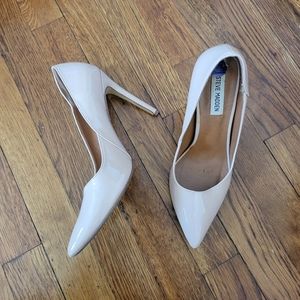 Steve Madden nude patent leather pumps